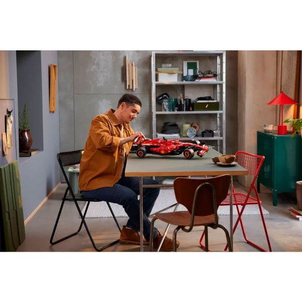 42207 Lego Technic Ferrari SF-24 F1 Araba