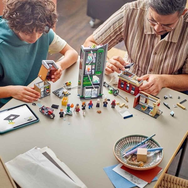 76324 Lego Marvel Örümcek Adam, Oscorpa Karşı